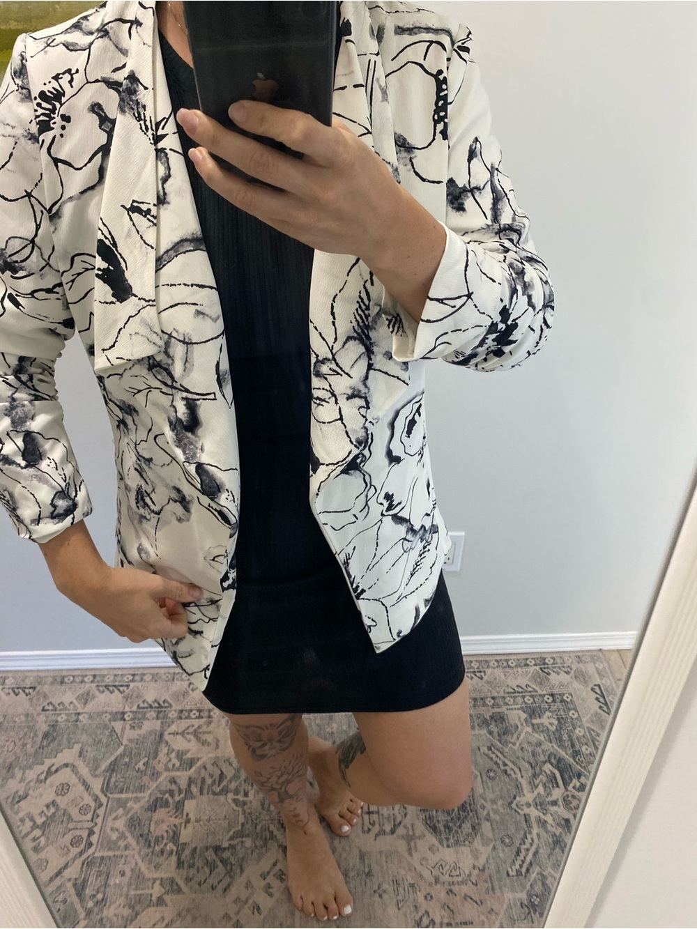 Jules & Leopold Black and White Floral Open Blazer